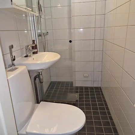 Near Center, Free Wi-fi & Parking Apartment *