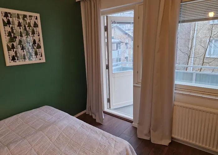 Near Center, Free Wi-fi & Parking *